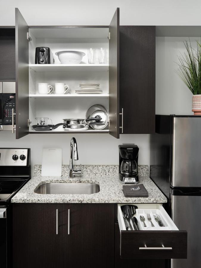 Stayapt Suites Montgomery Bagian luar foto
