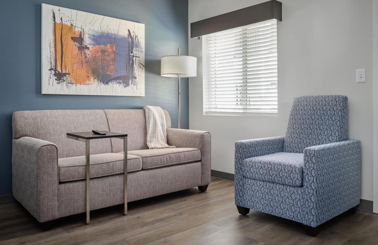 Stayapt Suites Montgomery Bagian luar foto